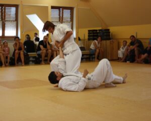 Foto: Zweikampf der Erwachsenen (weiße Gürtel)