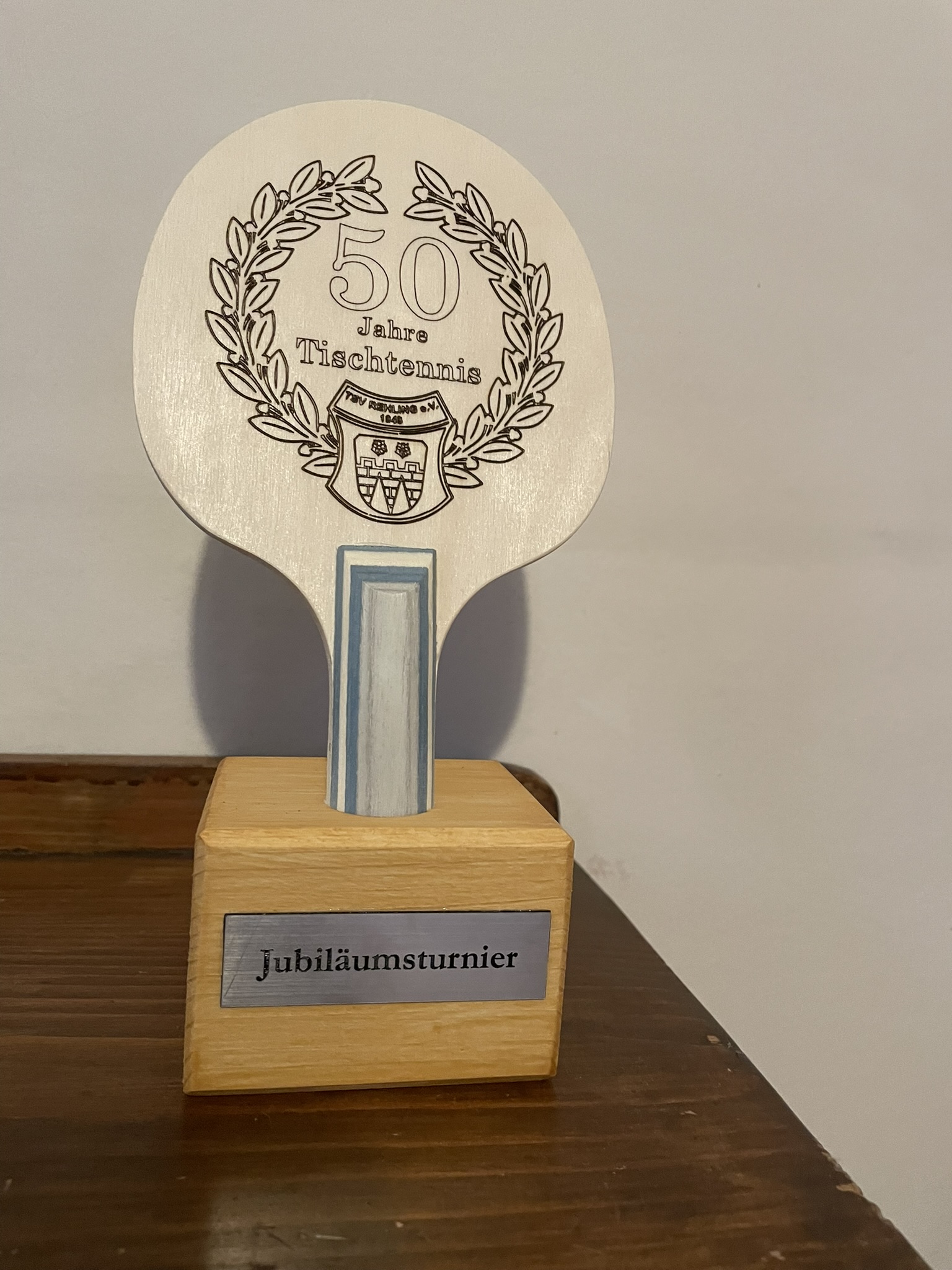Tischtennis: Erinnerungsgeschenk vom Jubiläumsturnier des TSV Rehling